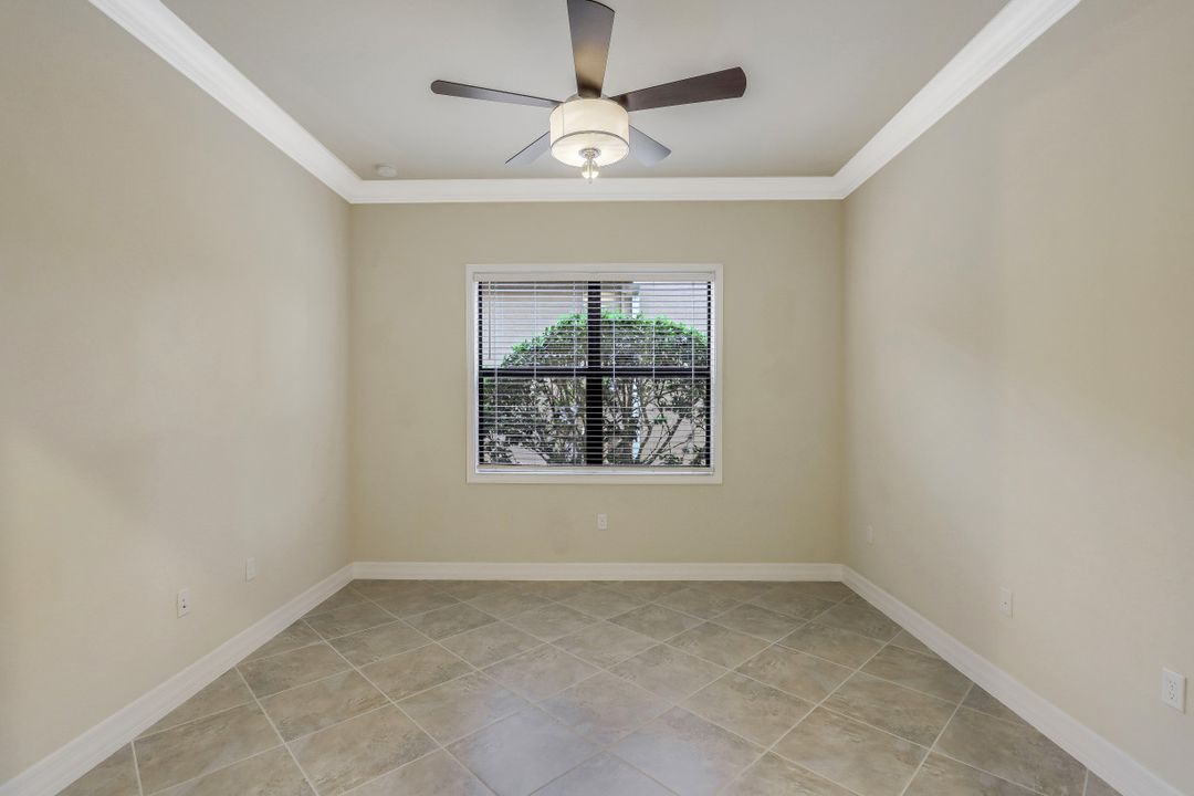 3192 Pacific Dr, Naples, FL 34119