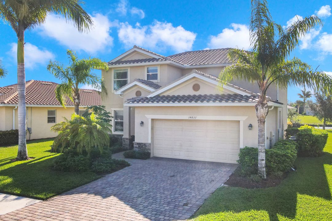 14832 Canton Ct, Naples, FL 34114