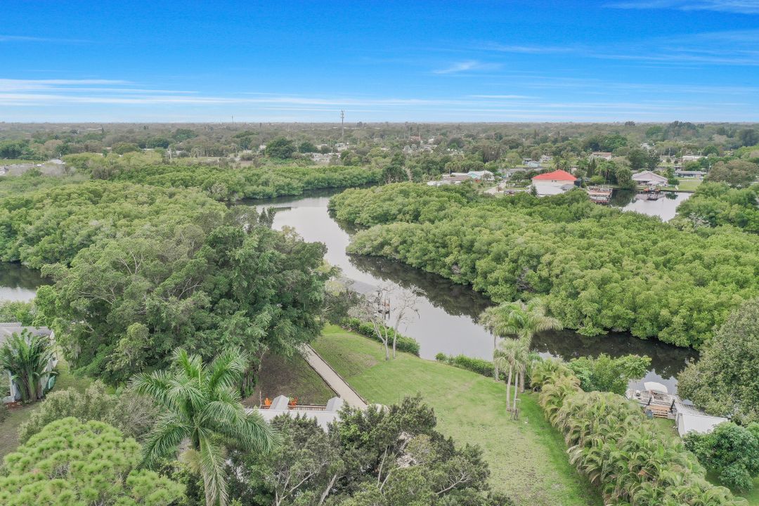 1313 Driftwood Dr, North Fort Myers, FL 33903