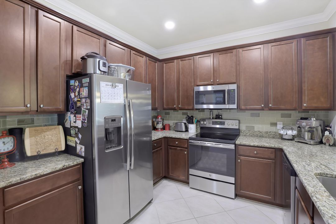 10260 Via Colomba Circle, Fort Myers, FL 33966