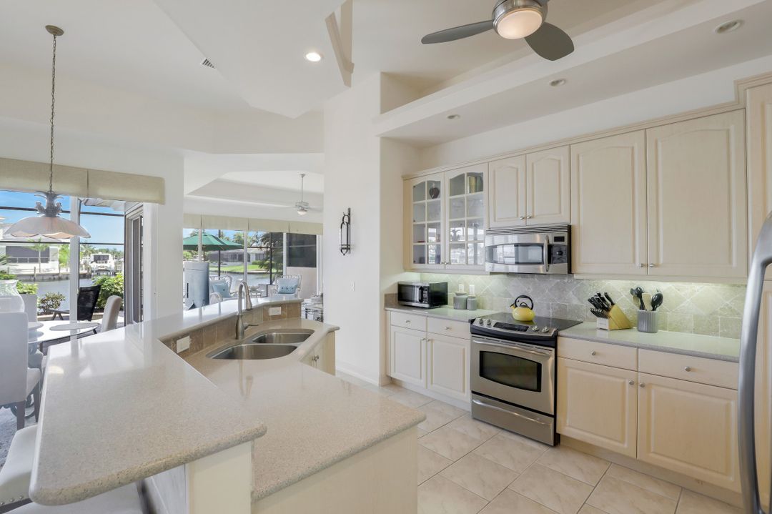 5360 Mikado Ct, Cape Coral, FL 33904