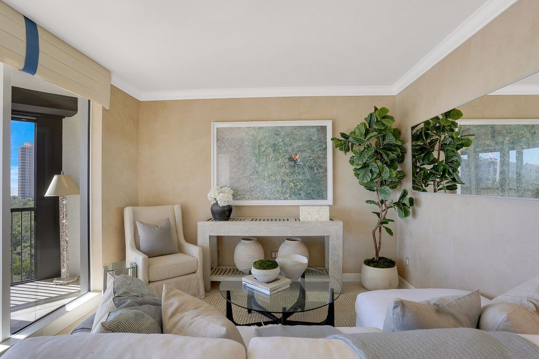 8960 Bay Colony Dr #703, Naples, FL 34108