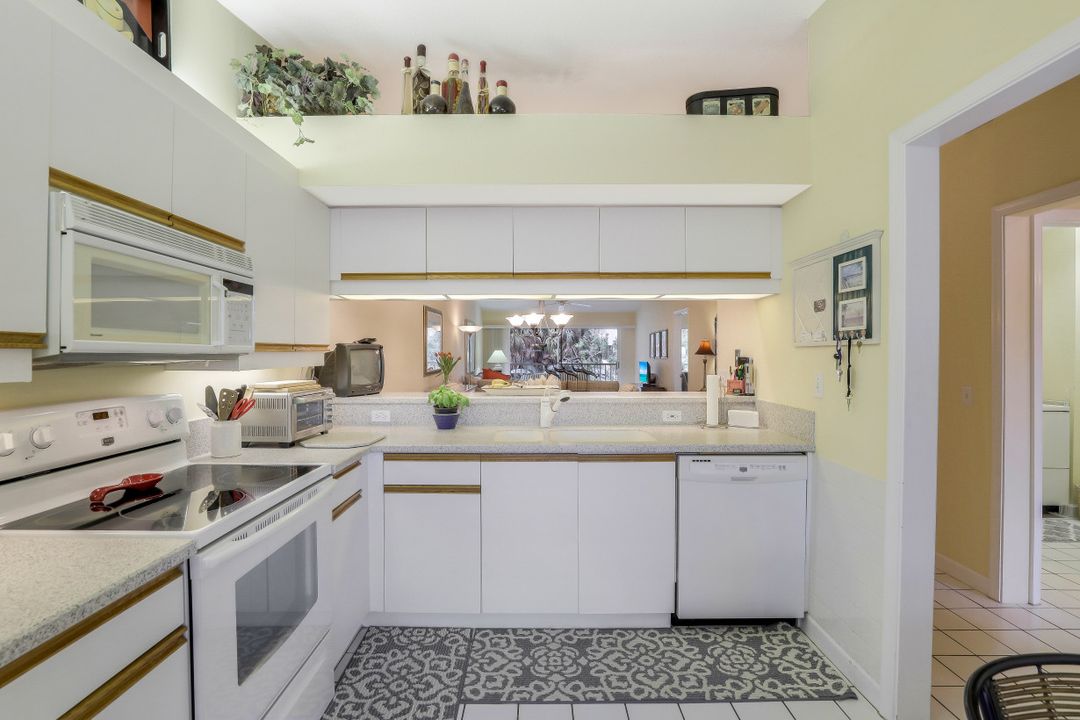 2305 Hidden Lake Dr #4, Naples, FL 34112