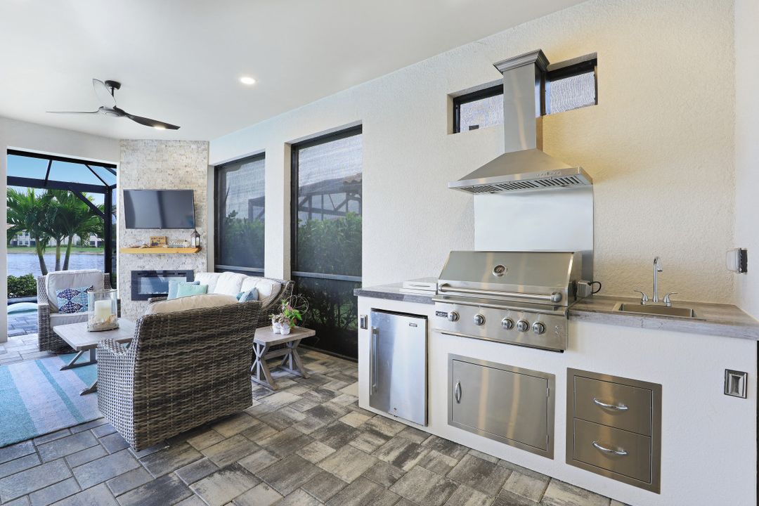 9400 Montelanico Loop, Naples, FL 34119