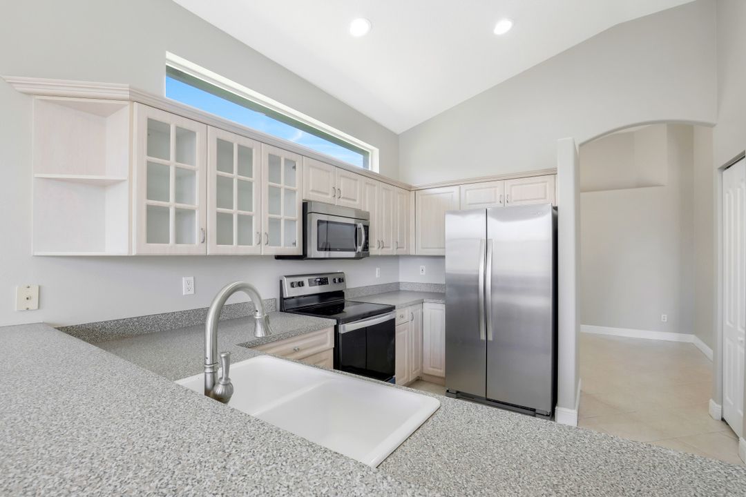 8039 Tauren Ct, Naples, FL 34119