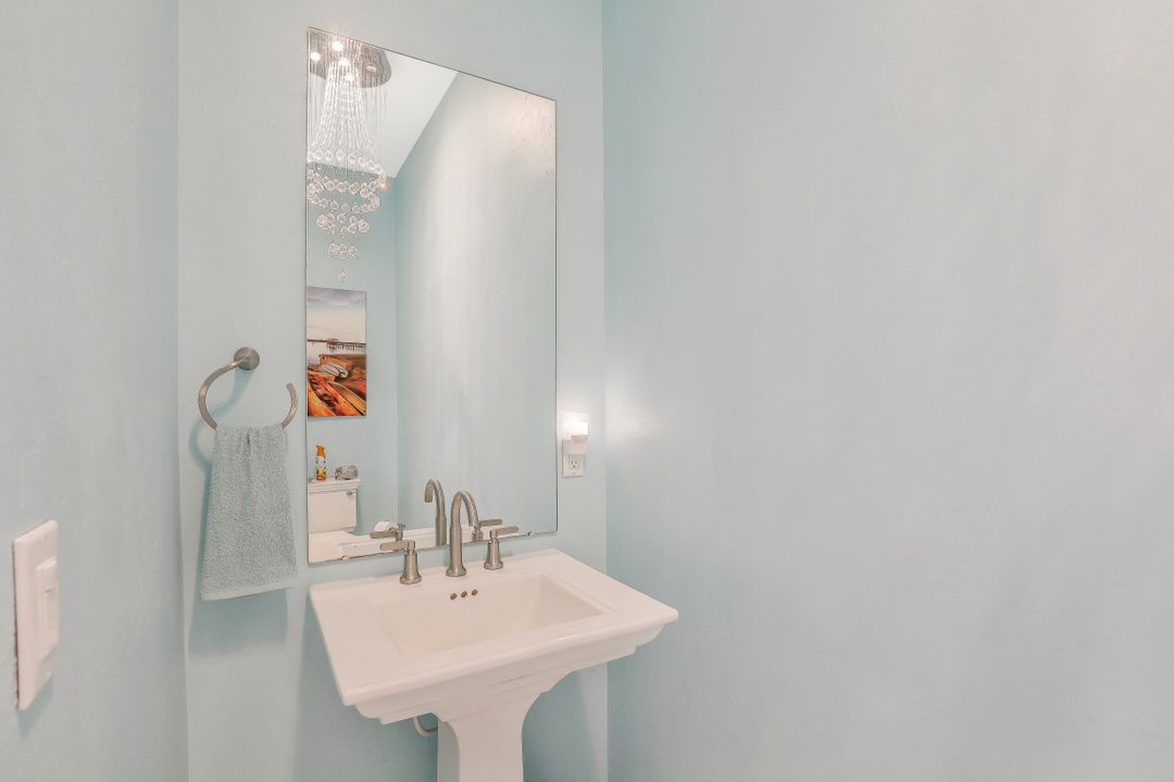 570 Elk Cir, Marco Island, FL 34145