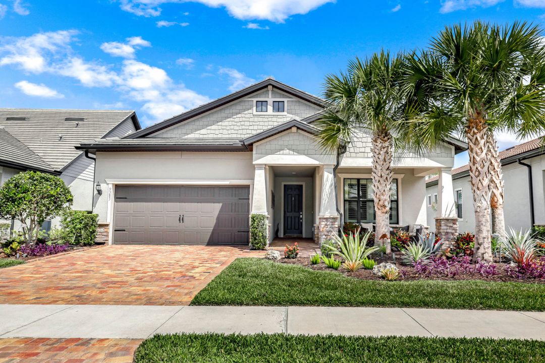9383 Greyhawk Trl, Naples, FL 34120