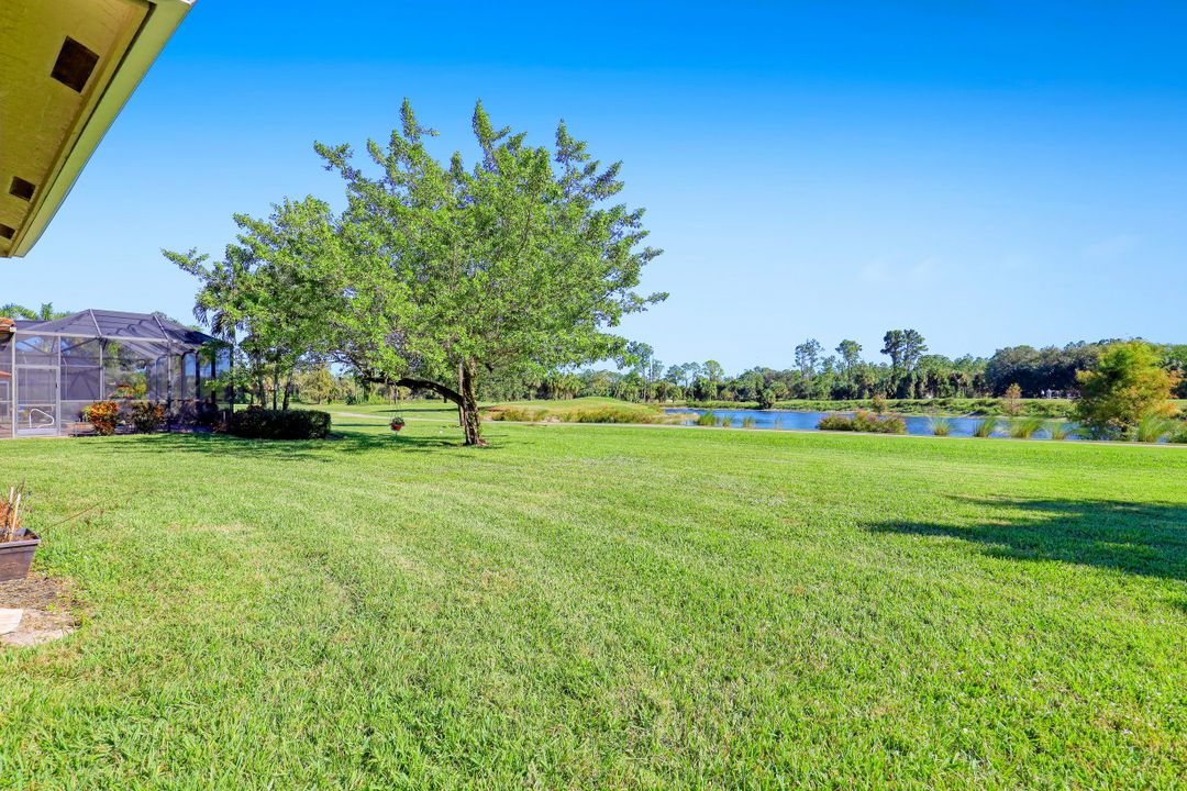 1697 Birdie Dr, Naples, FL 34120