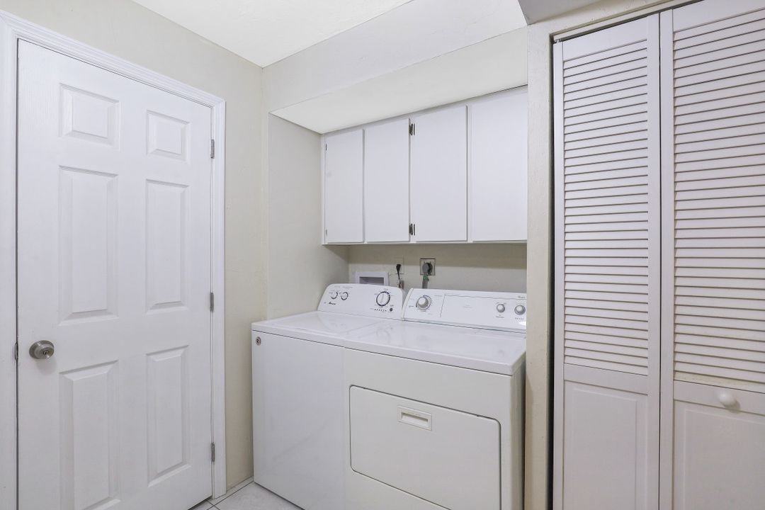 1025 Sandpiper St #E-203, Naples, FL 34102