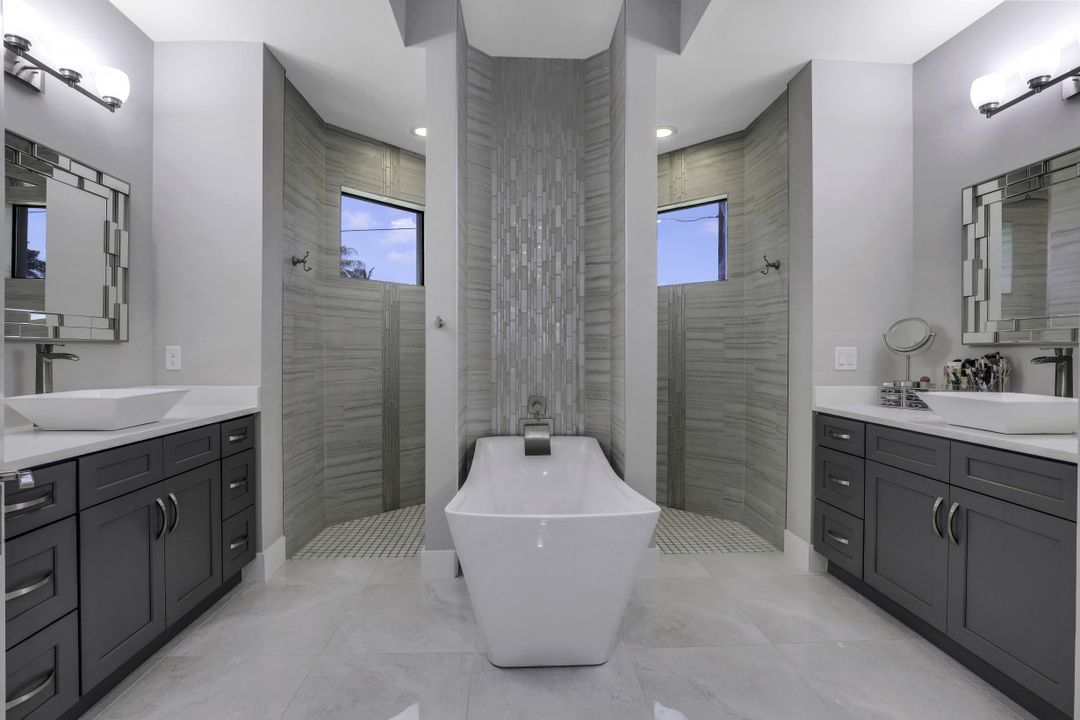 937 SW 28th Terrace, Cape Coral, FL 33914