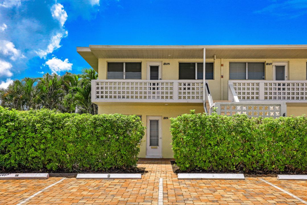 473 12th Ave S #B-9, Naples, FL 34102