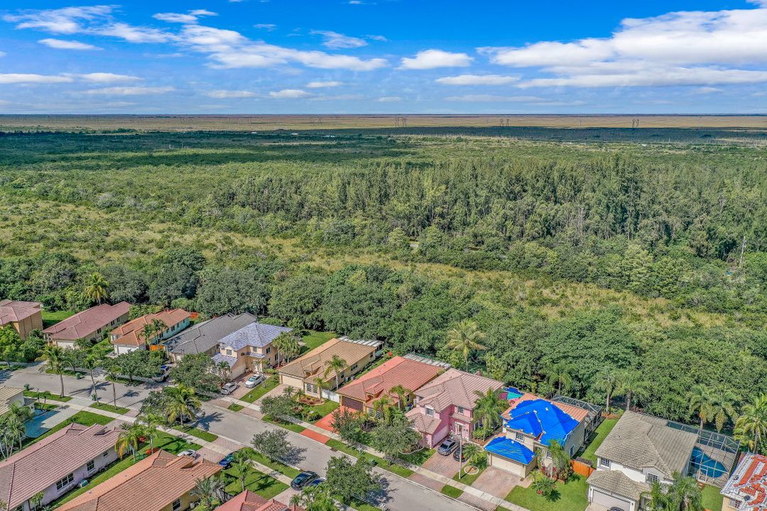 136 SW 206th Ave, Pembroke Pines, FL 33029