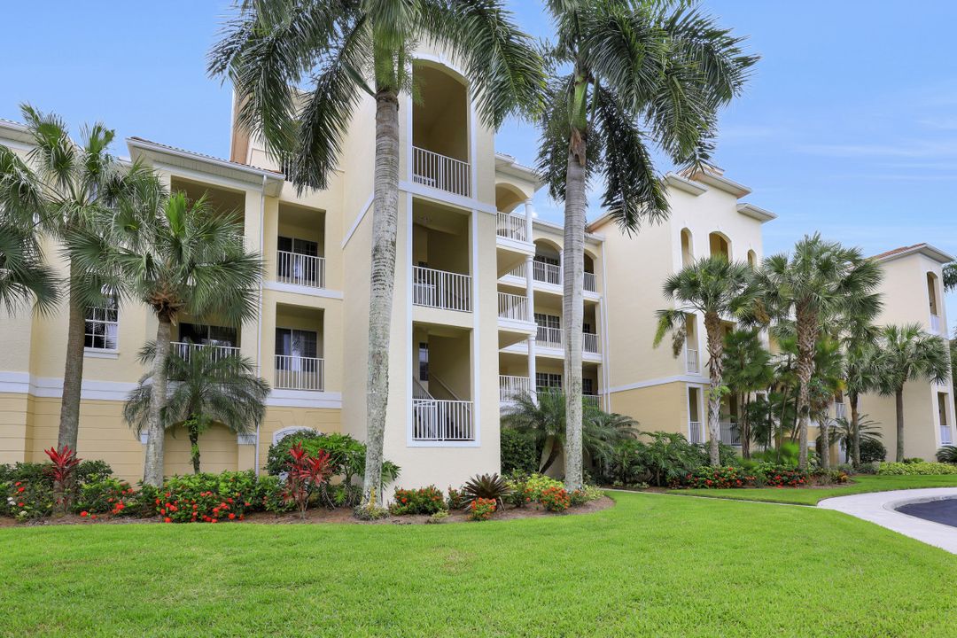 4864 Hampshire Ct #303, Naples, FL 34112