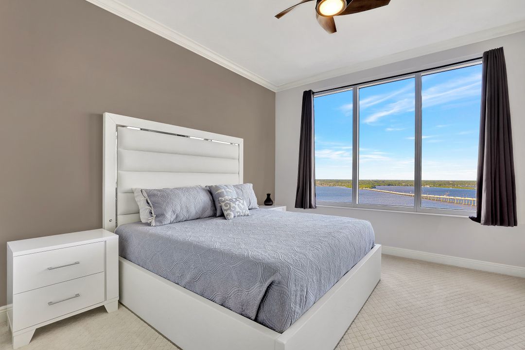 2090 W First St, Fort Myers, FL 33901