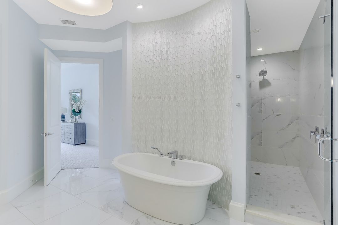 16394 Corsica Way #1-202, Naples, FL 34110