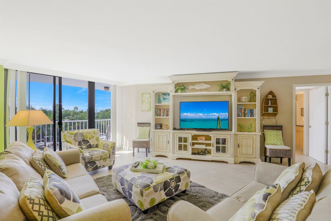 440 Seaview Ct #301, Marco Island, FL 34145