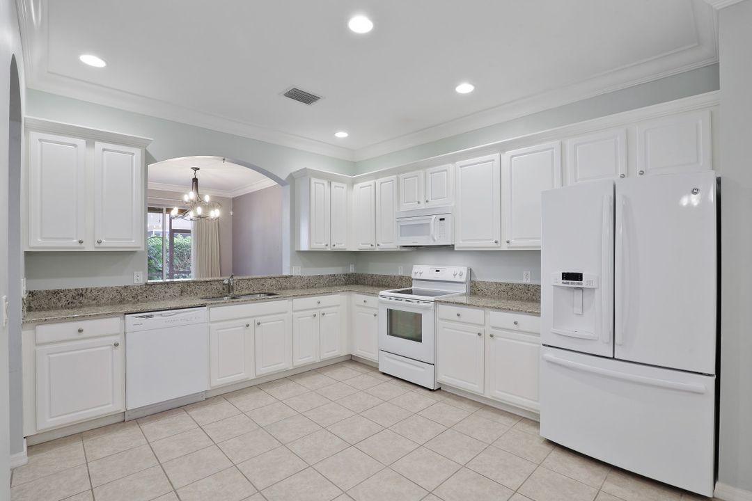 9723 Heatherstone Lake Ct, Estero, FL 33928