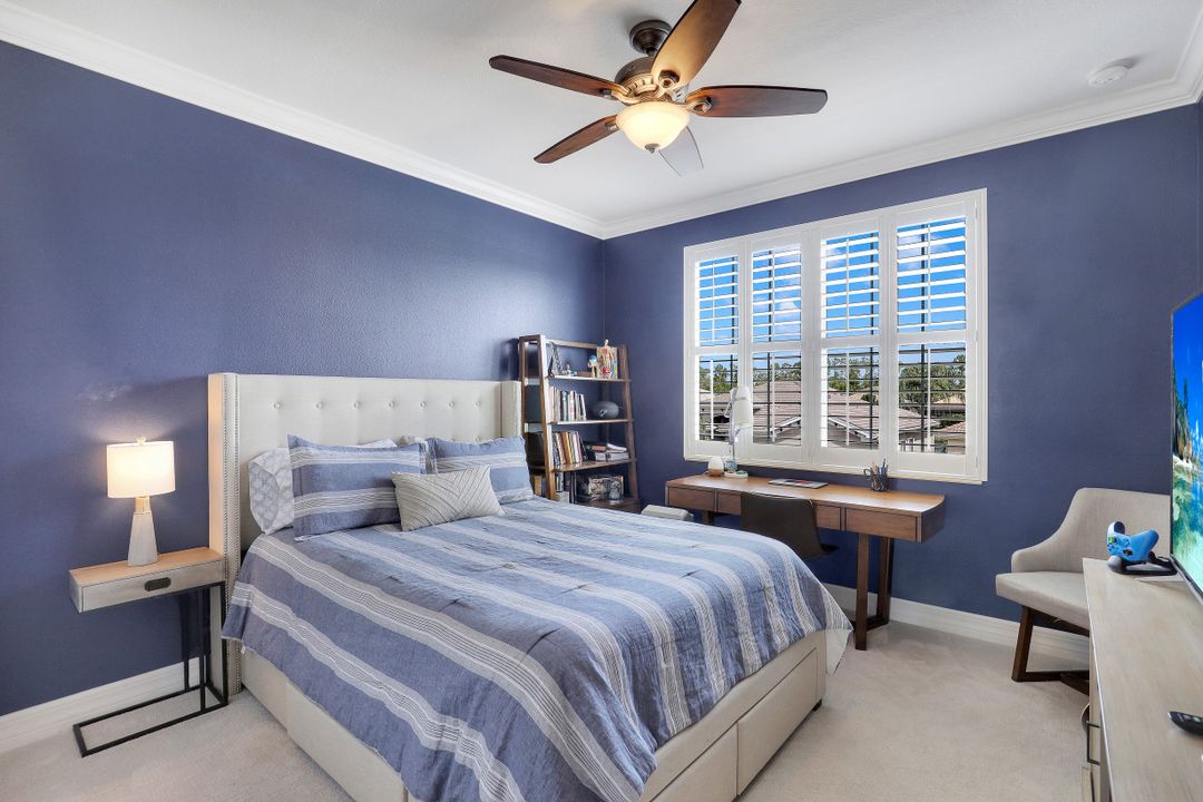 6558 Monterey Point, Naples, FL 34105