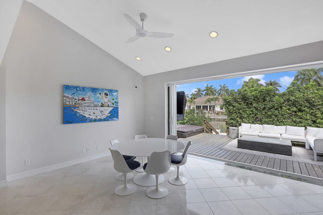 151 Bayview Ave, Naples, FL 34108