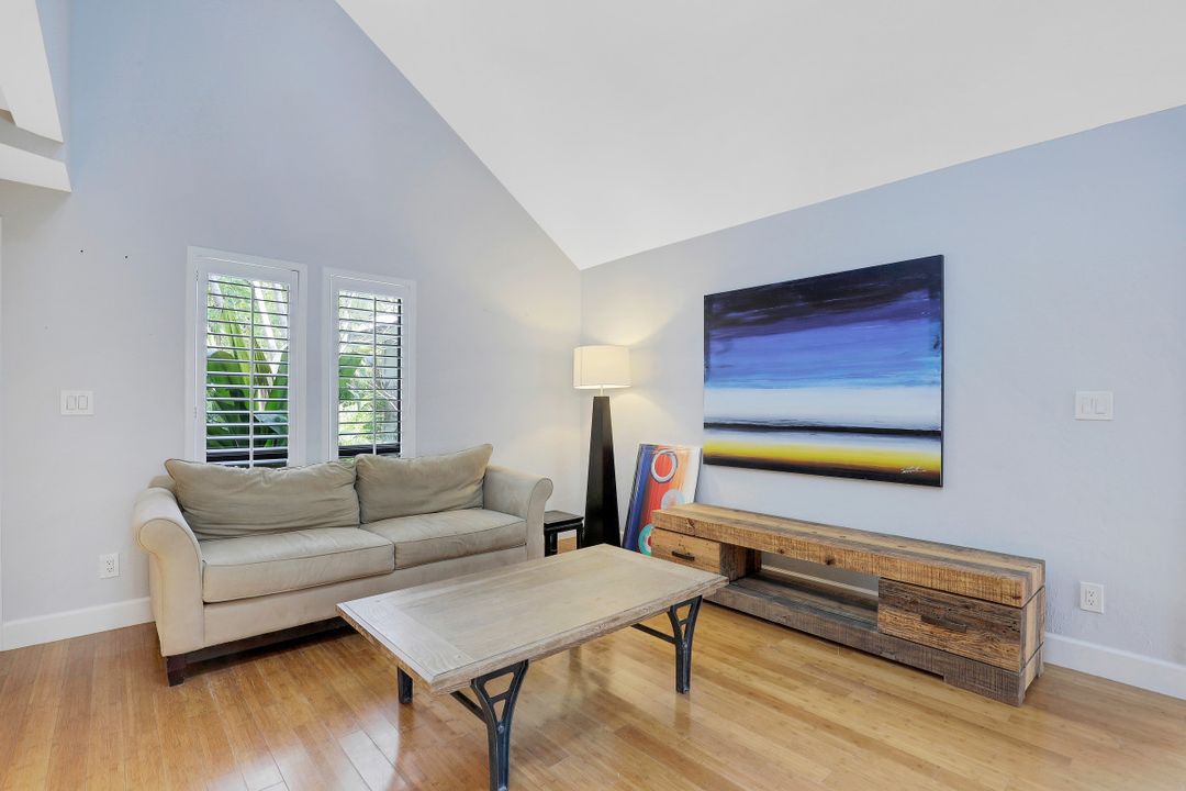 1269 Solana Rd #E-3, Naples, FL 34103