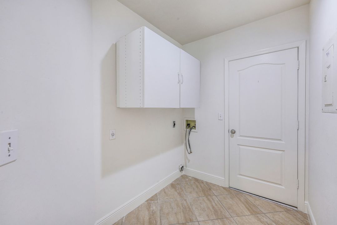 7056 Pelican Bay Blvd #B105, Naples, FL 34108