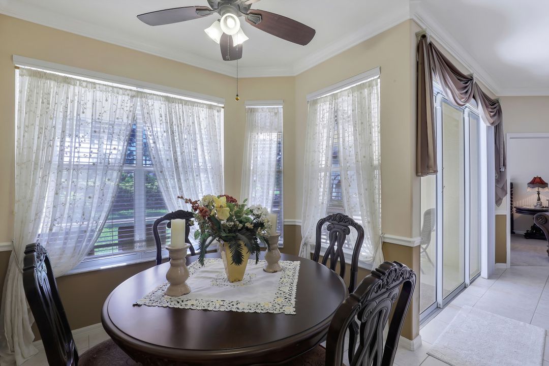 2084 Crestview Way, Naples, FL 34119