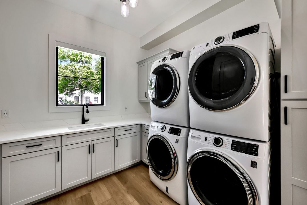 1385 Alcazar Ave, Fort Myers, FL 33901