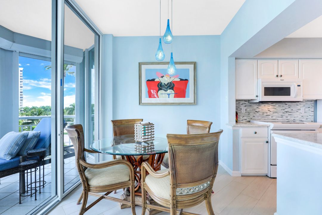 4255 Gulf Shore Blvd N #206, Naples, FL 34103