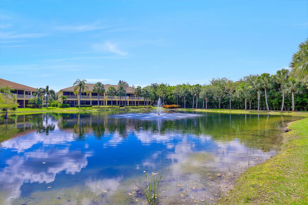 2120 Cay Lagoon Dr #223, Naples, FL 34109