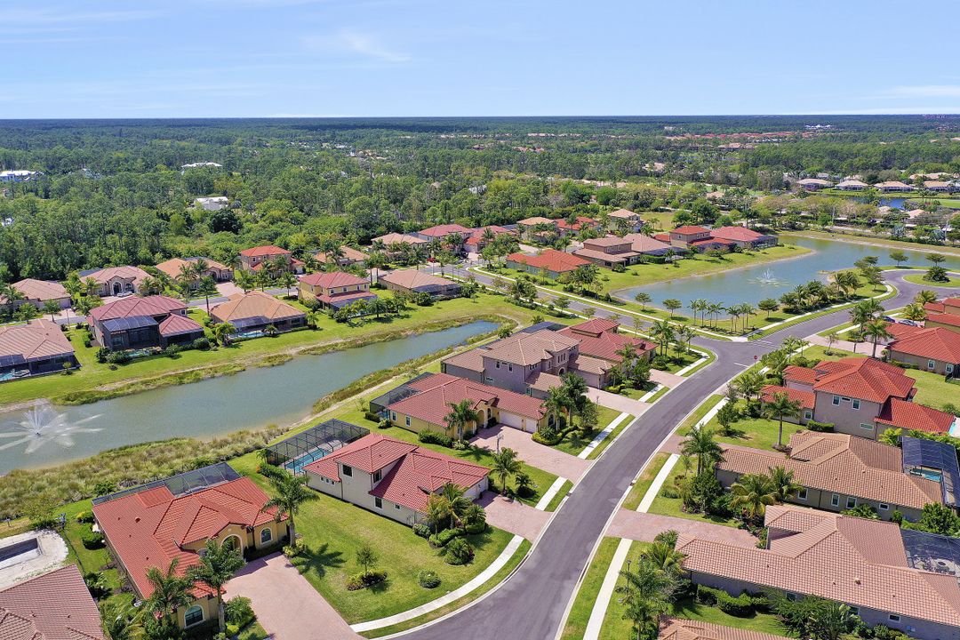 1622 Songbird Ct, Naples, FL 34120