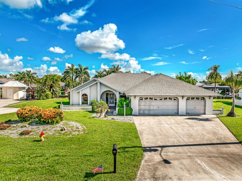 2215 SE 31st St, Cape Coral, FL 33904