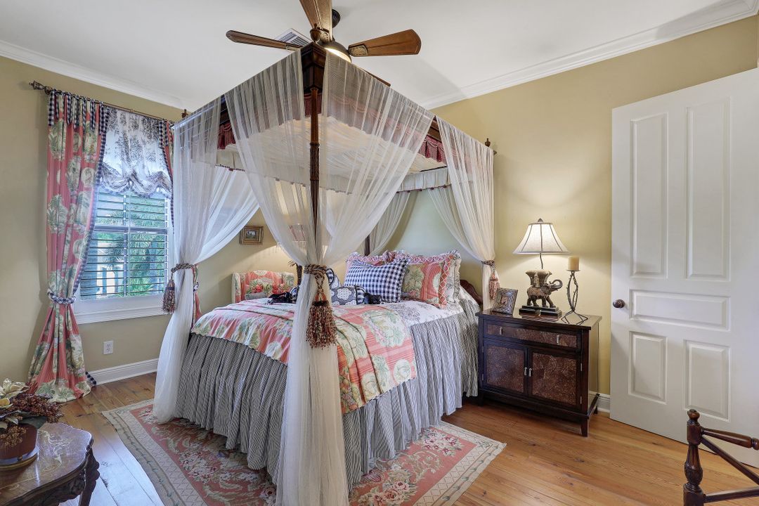 353 Chancery Cir, Naples, FL 34110