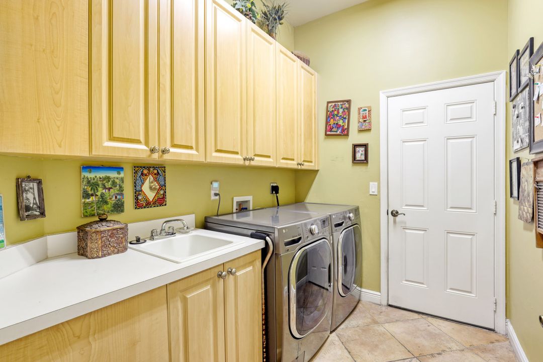 5520 Cheshire Dr, Fort Myers, FL 33912