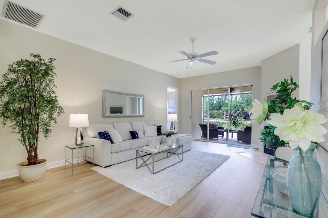 6082 Highwood Park Ct, Naples, FL 34110