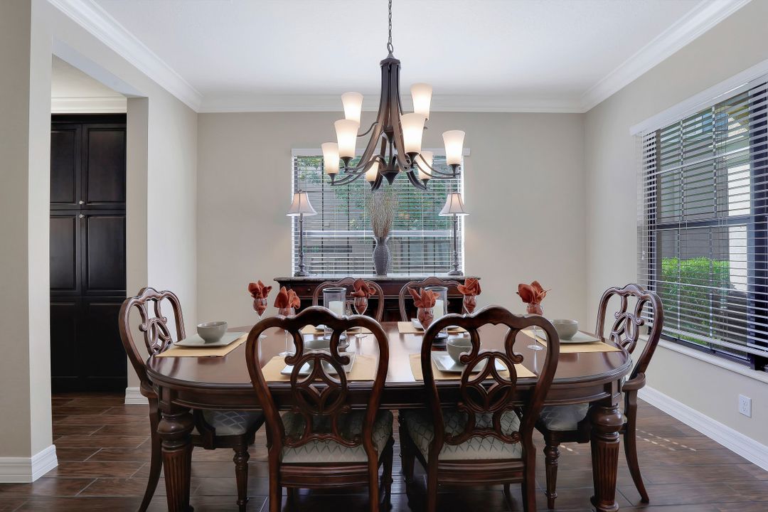 3271 Pacific Dr, Naples, FL 34119