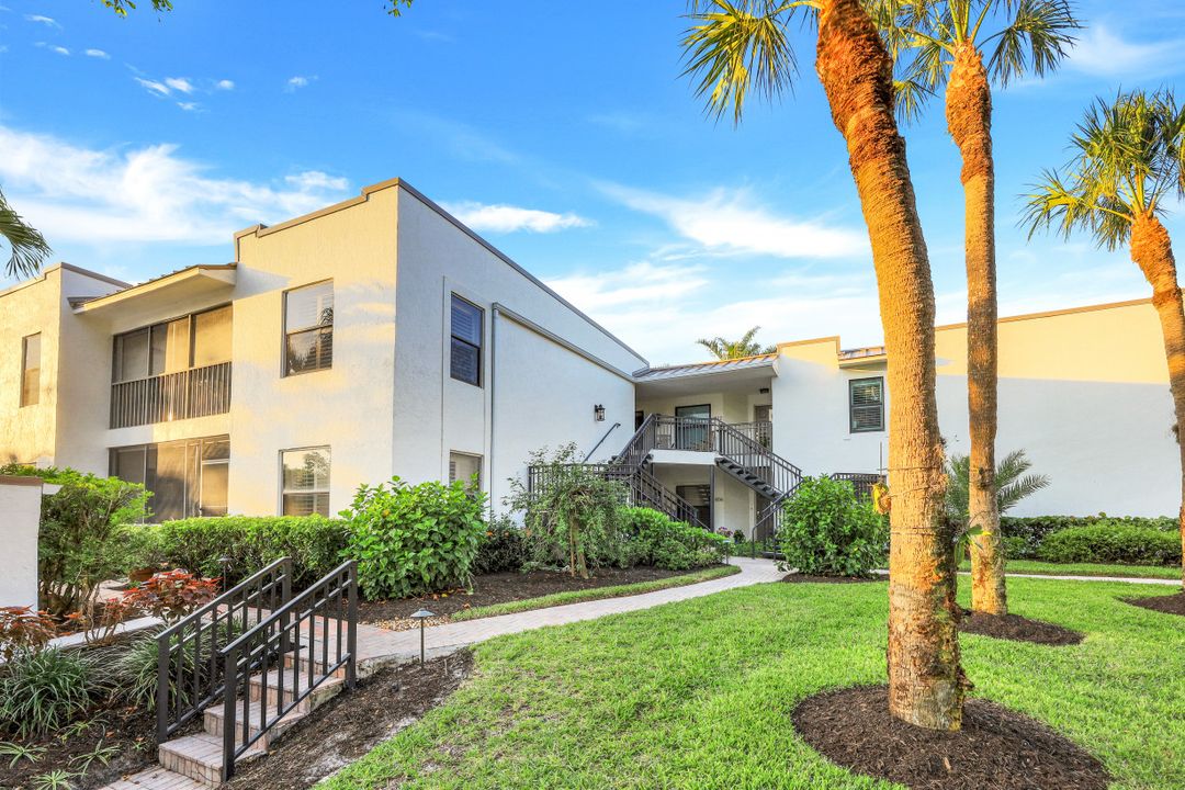 812 10th Ave S #812, Naples, FL 34102