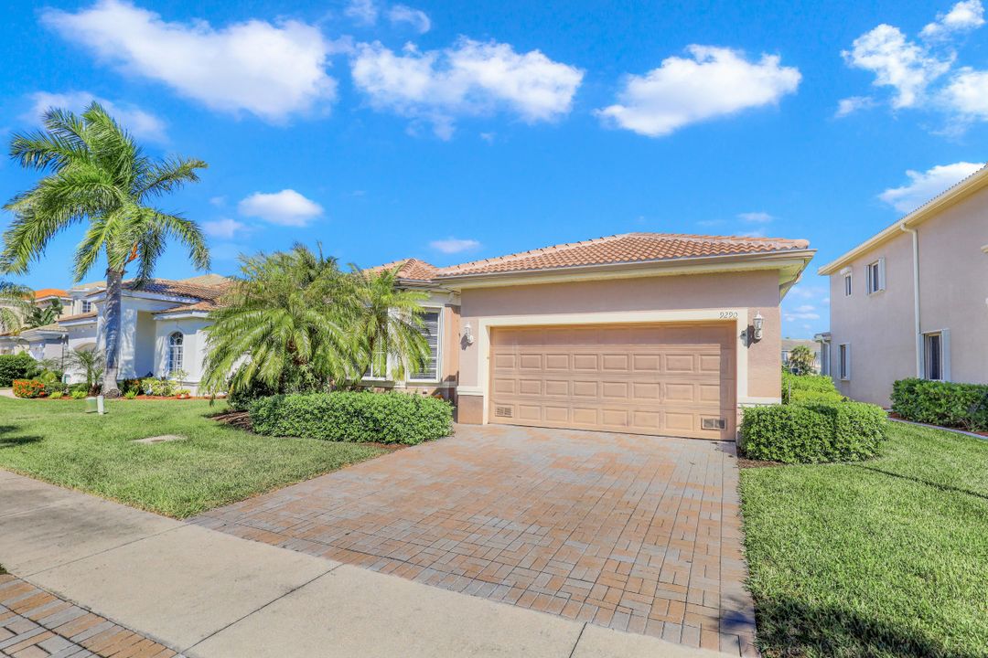 9290 Paseo De Valencia St, Fort Myers, FL 33908