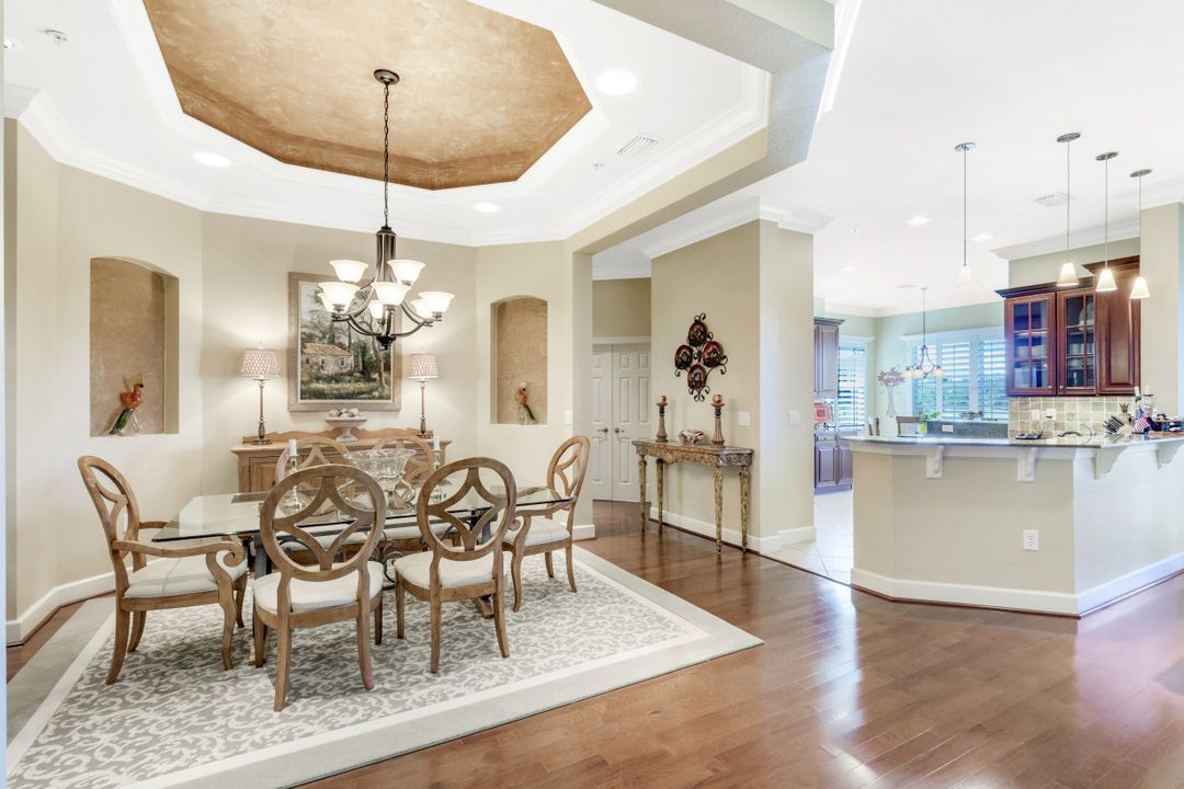 9220 Quartz Ln #201, Naples, FL 34120