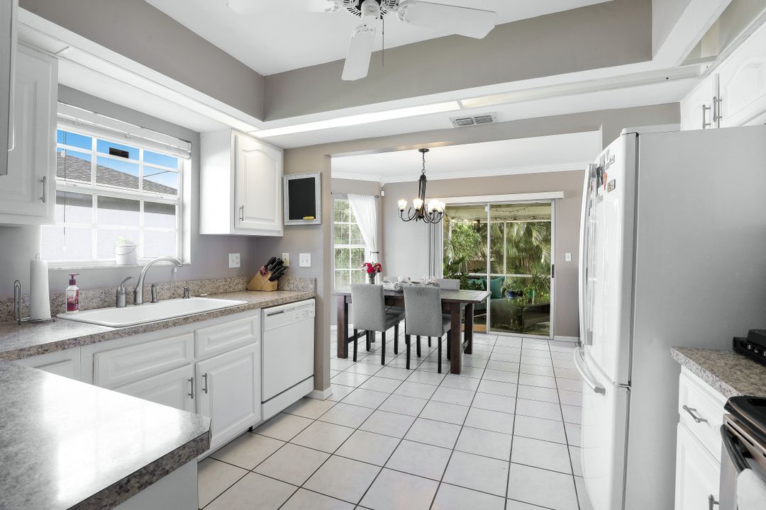 8365 Tahiti Rd, Fort Myers, FL 33967