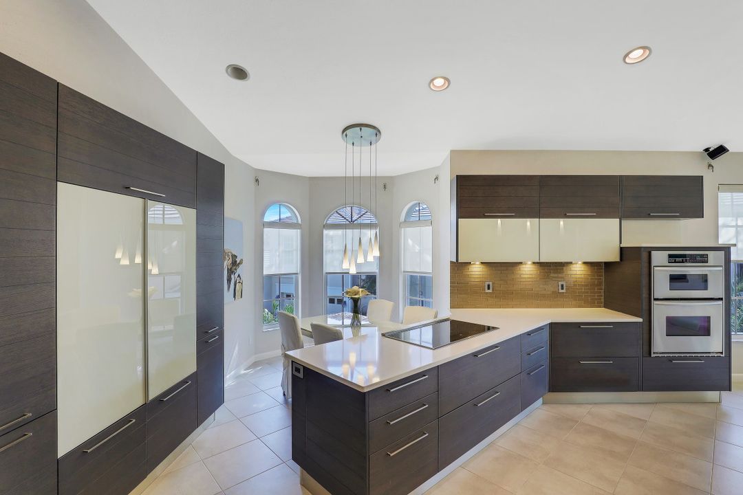 1825 Seville Blvd #821, Naples, FL 34109