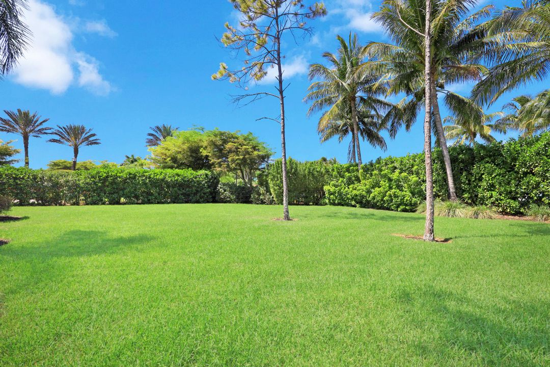 6693 Alden Woods Cir #101, Naples, FL 34113