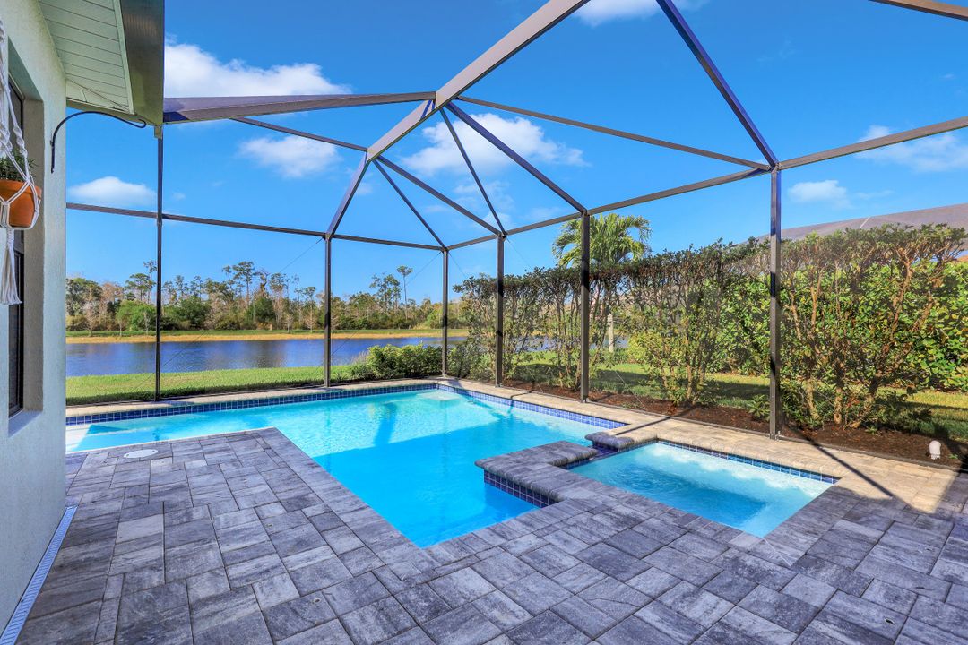 7742 Cypress Walk Dr, Fort Myers, FL 33966