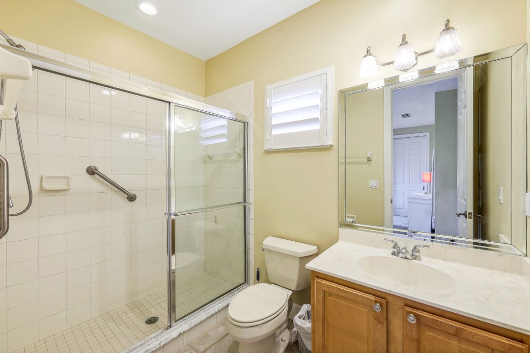 4800 Yacht Harbor Dr #822, Naples, FL 34112