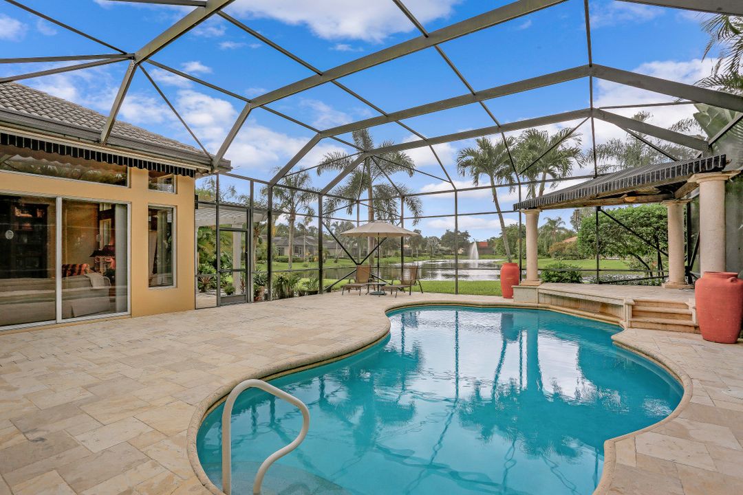 581 Wedgewood Way, Naples, FL 34119