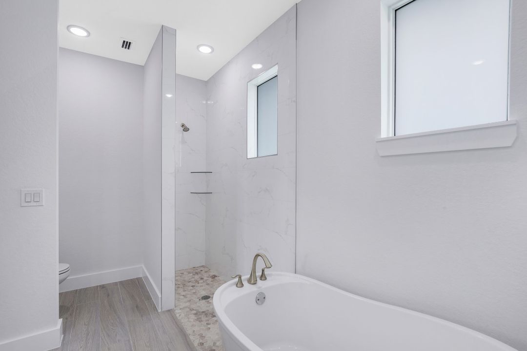 1340 S Gator Cir, Cape Coral, FL 33909