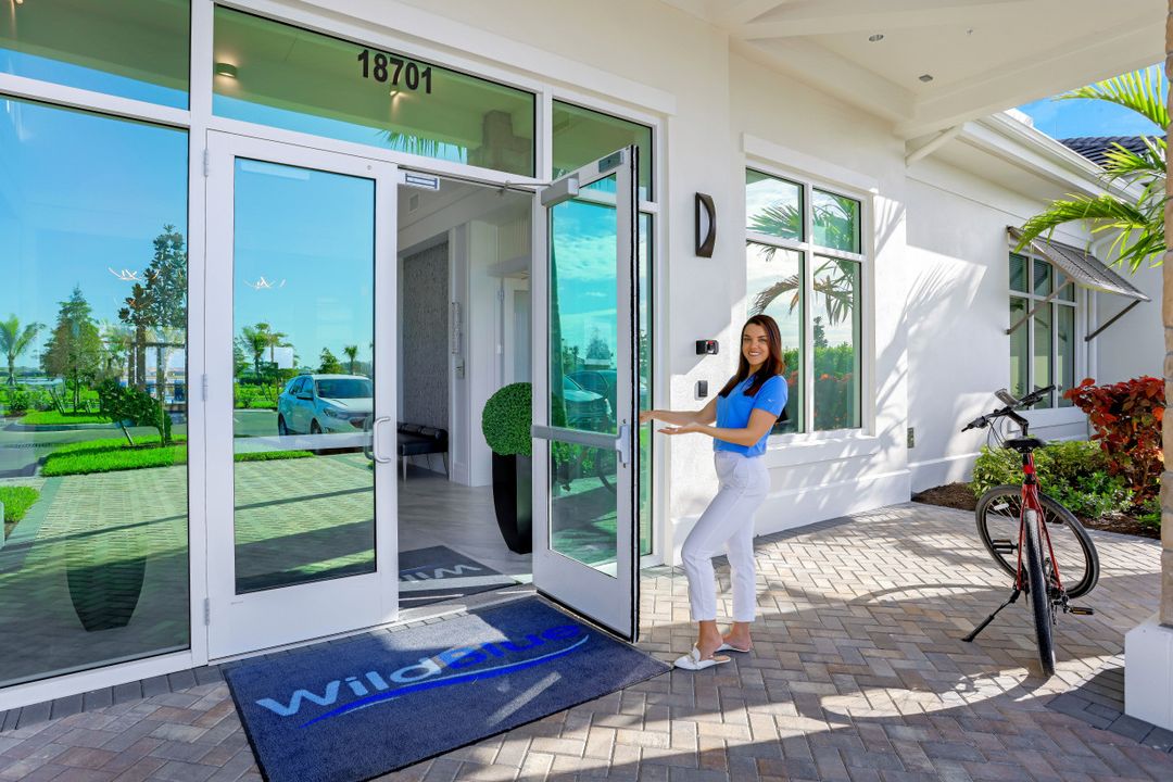 19001 Aqua Shore Dr, Fort Myers, FL 33913