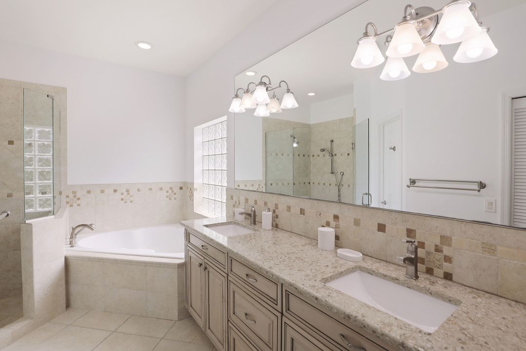 9107 Pinnacle Ct, Naples, FL 34113