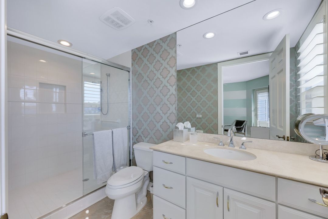 9235 Gulf Shore Dr #501, Naples, FL 34108