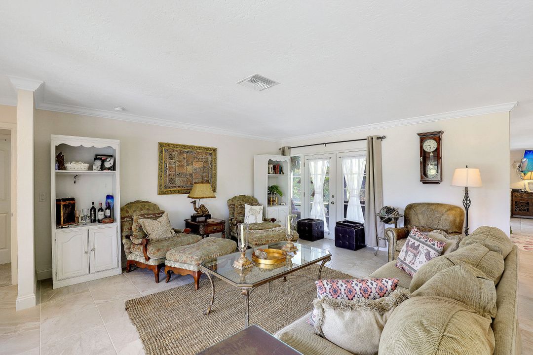 1570 Villa Ct, Marco Island, FL 34145