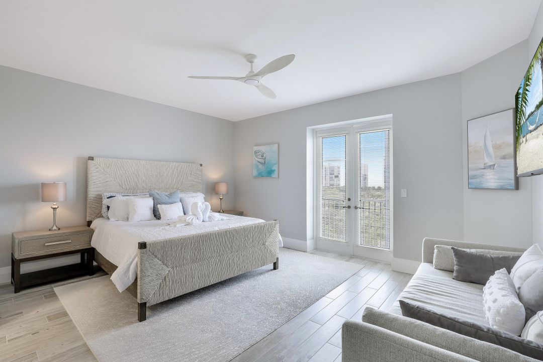 400 Flagship Dr #802, Naples, FL 34108